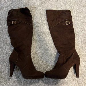 Fioni Knee High heeled Boots; Brown Suede; 8 1/2